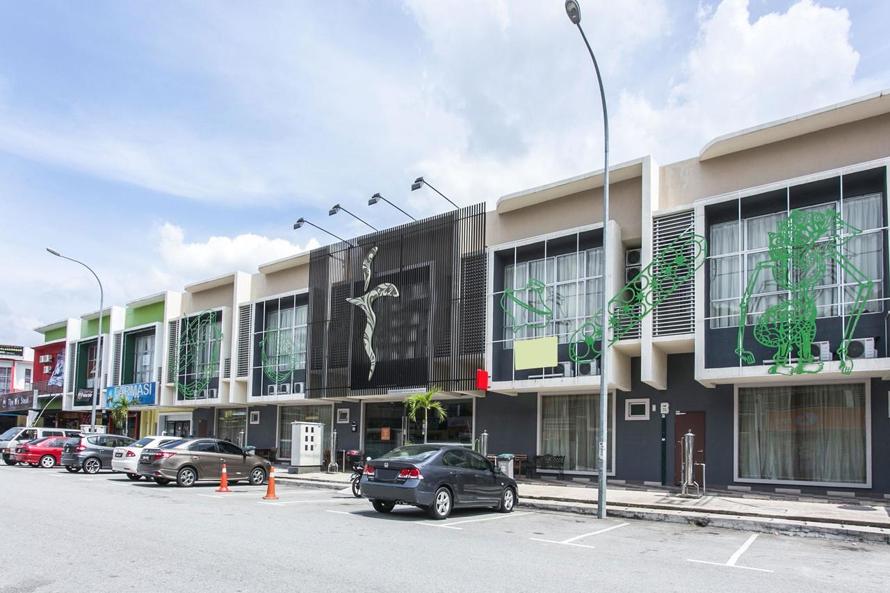 Sri Enstek Hotel Klia, Klia 2 & F1 Sepang Exterior photo